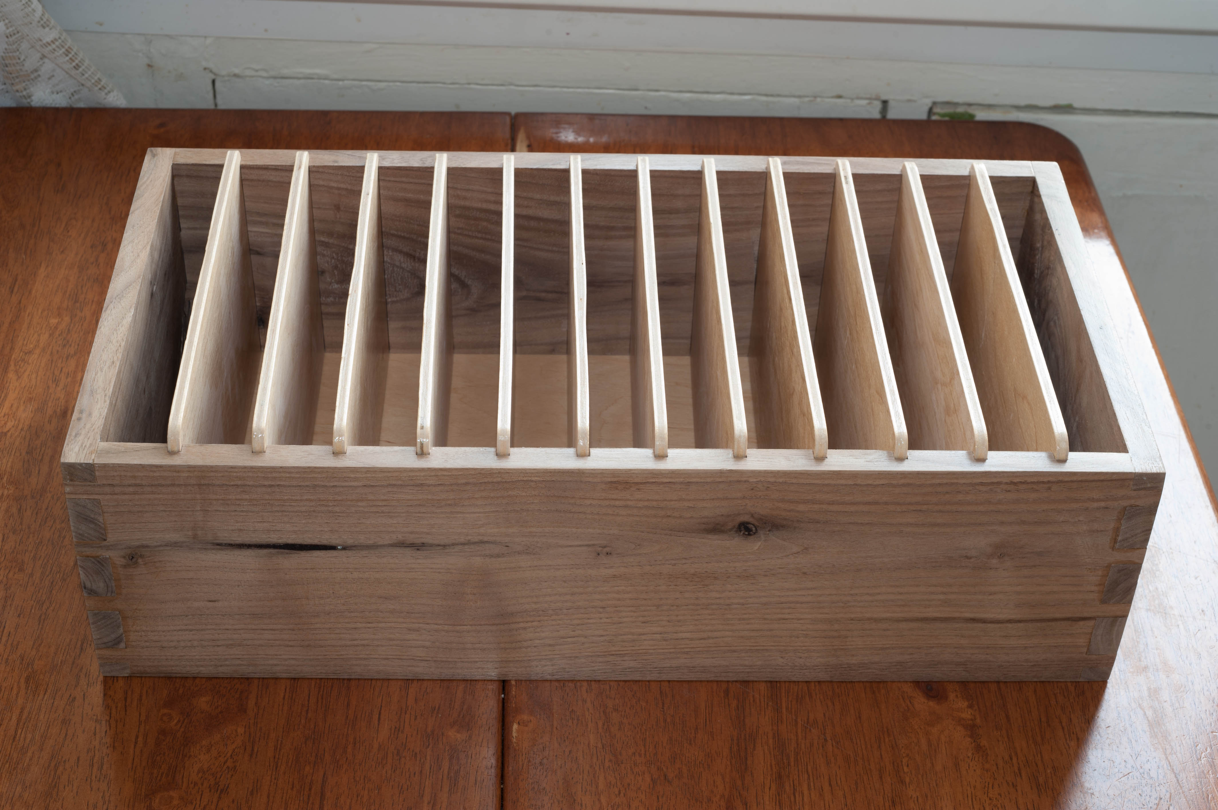 деревянный картотечный шкаф с выдвижными ящиками деревянный