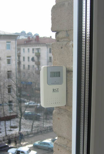 Термометр за окном